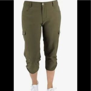 Woolrich Cypress Green Ruched Capri Rugged Hiking Pants Size 8 Outdoor Walking